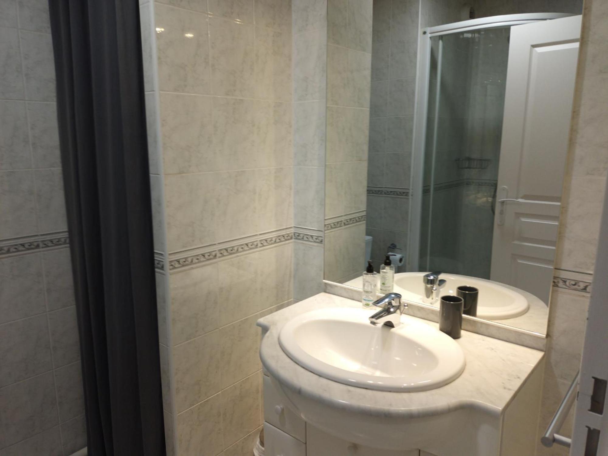 Appart. 2* A Hendaye, Proche Centre, Parking Privatif - Fr-1-239-777 Lägenhet Exteriör bild