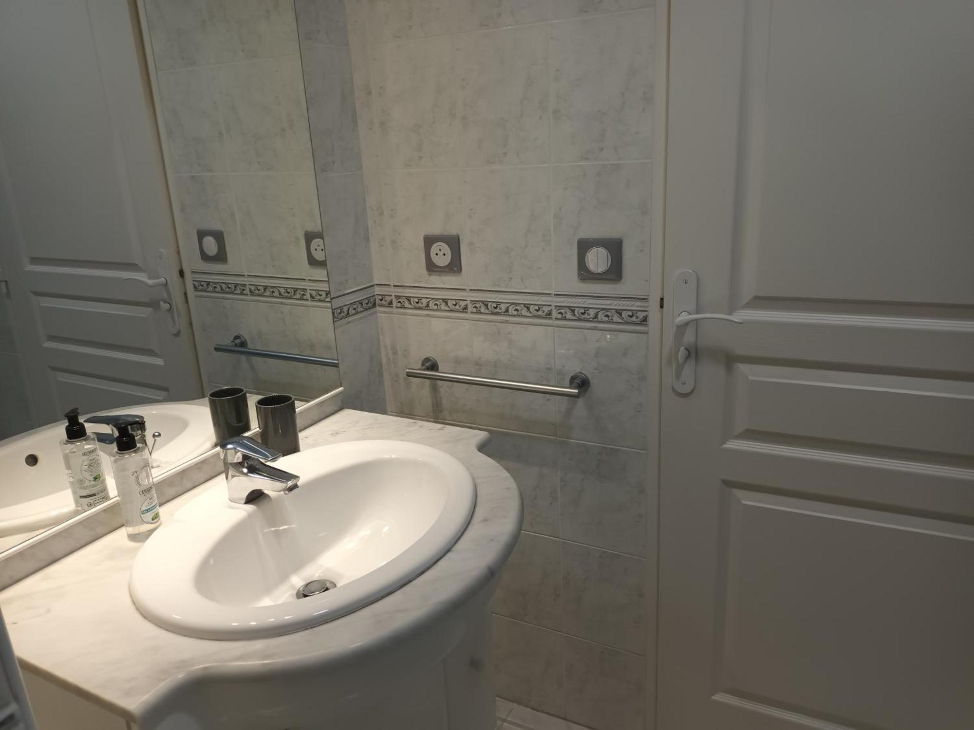 Appart. 2* A Hendaye, Proche Centre, Parking Privatif - Fr-1-239-777 Lägenhet Exteriör bild